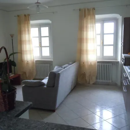 Il Nocciolo Daire Diano dʼAlba